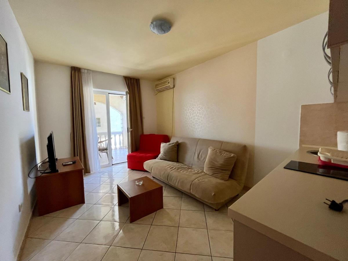 Apartmani Bojana บุดวา ภายนอก รูปภาพ